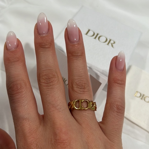 Dior - Picture 2 of 6